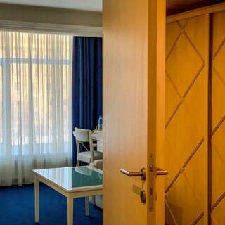 Гостиница Таврическая Санкт-Петербург Люкс-2